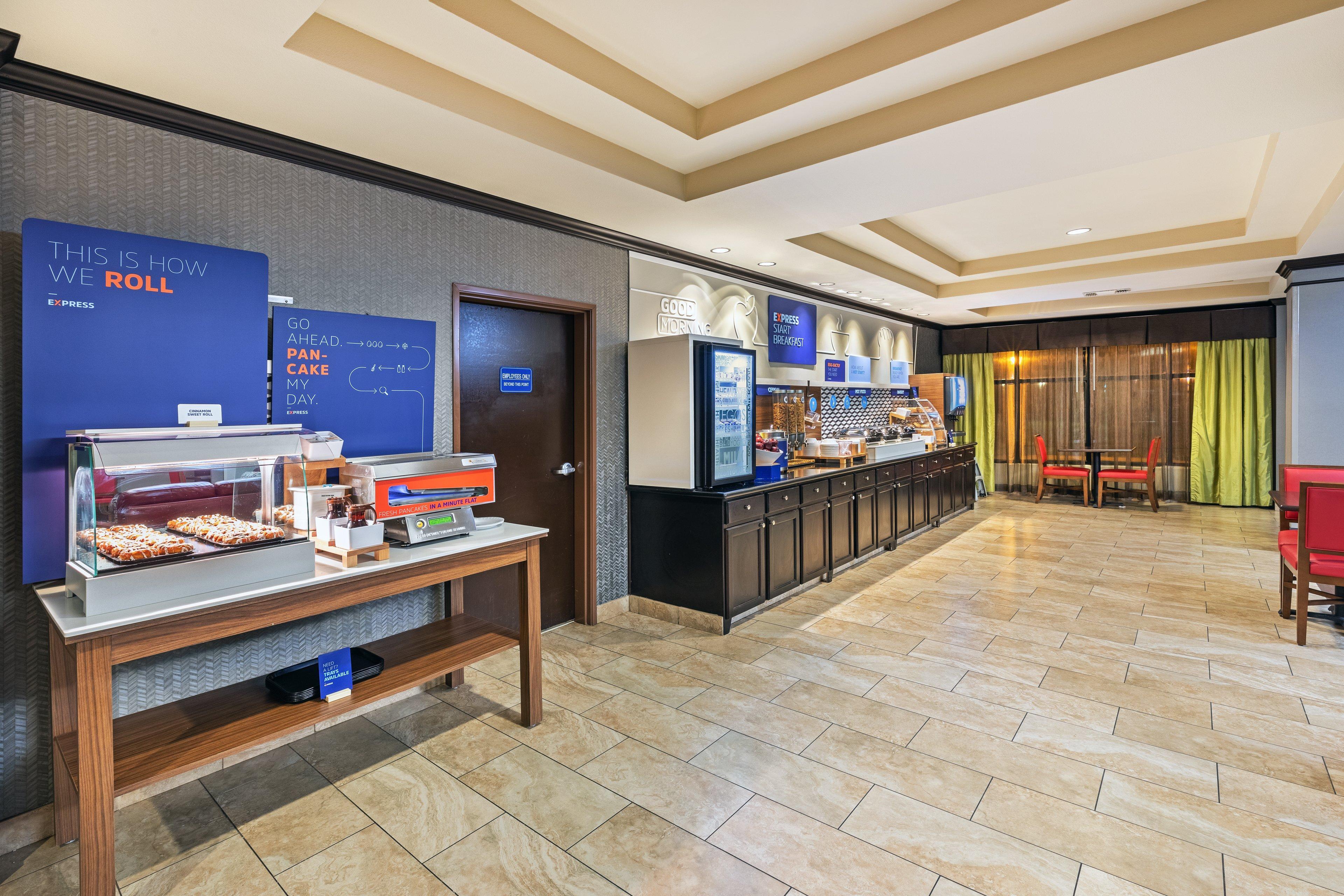 Holiday Inn Express Hotel & Suites Floresville By Ihg Exterior photo